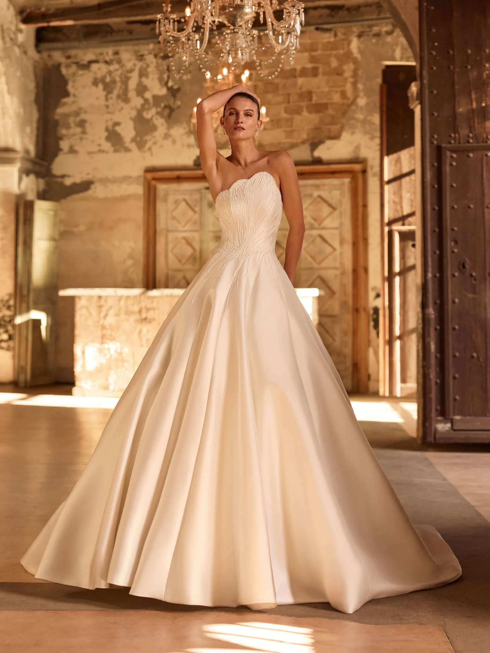 PRONOVIAS PRIVEE’ 2027 – LUCENTIA